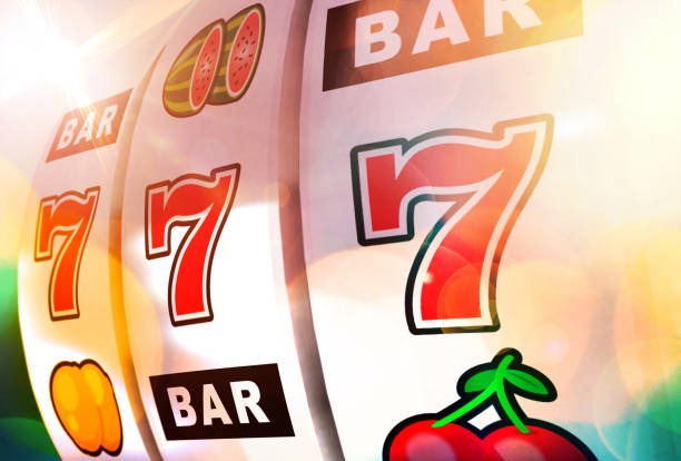 Sports and esports markets alongside live dealer tables